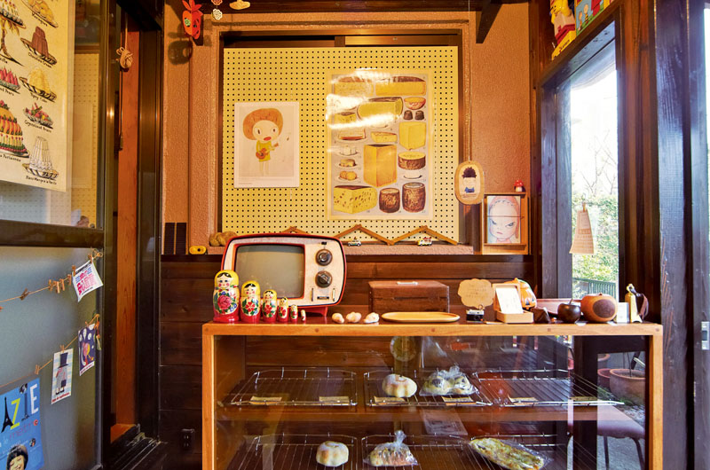 住宅の一角を改装したとても小さなお店 住宅の一角を改装したとても小さなお店