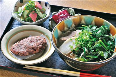 旬の野菜をトッピング「そば定食」