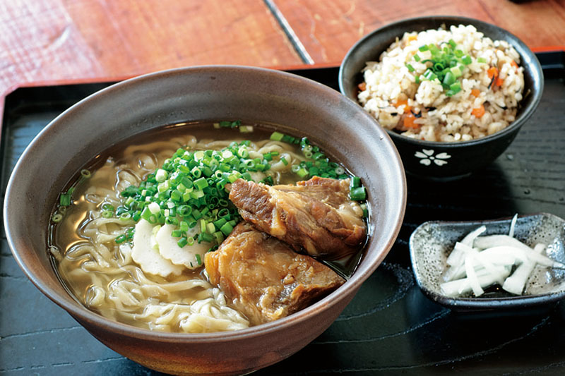 著名人やスポーツ選手にも人気の「ソーキセット」 著名人やスポーツ選手にも人気の「ソーキセット」