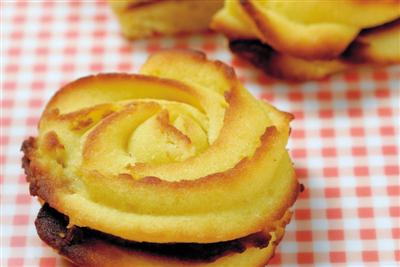 和洋折衷スイーツ「桃山」