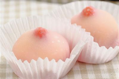 沖縄スイーツ界のヒットメーカー「おっぱい大福」