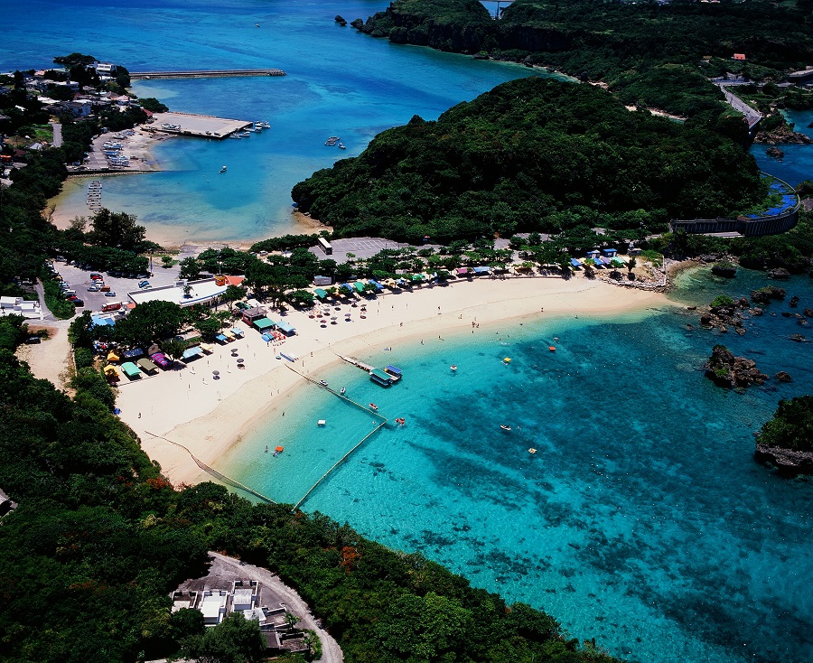 地元客にも人気の伊計ビーチ 伊計ビーチ