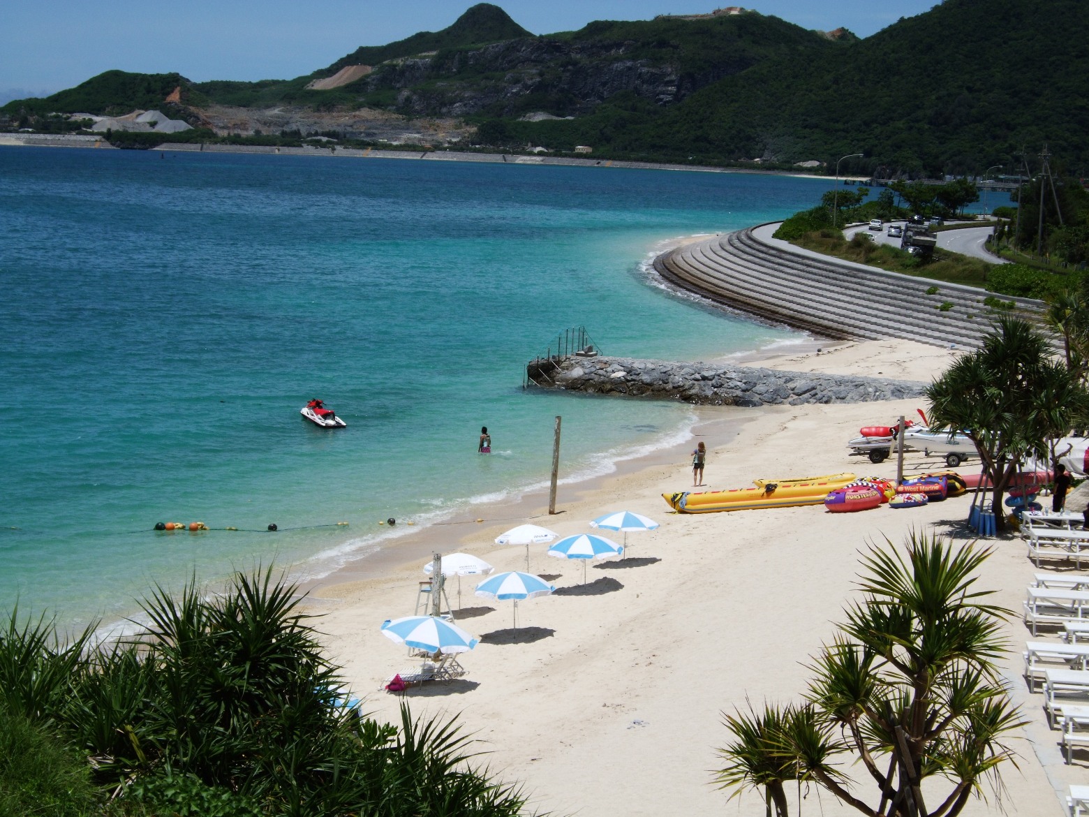 マリンスポーツが豊富に揃うリゾネックスビーチ リゾネックスビーチ