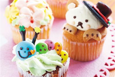 かわいいと人気の「デコカップケーキ」
