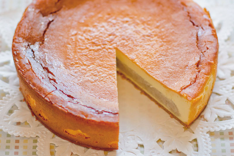 年齢性別問わず人気の「田芋チーズケーキ」 年齢性別問わず人気の「田芋チーズケーキ」