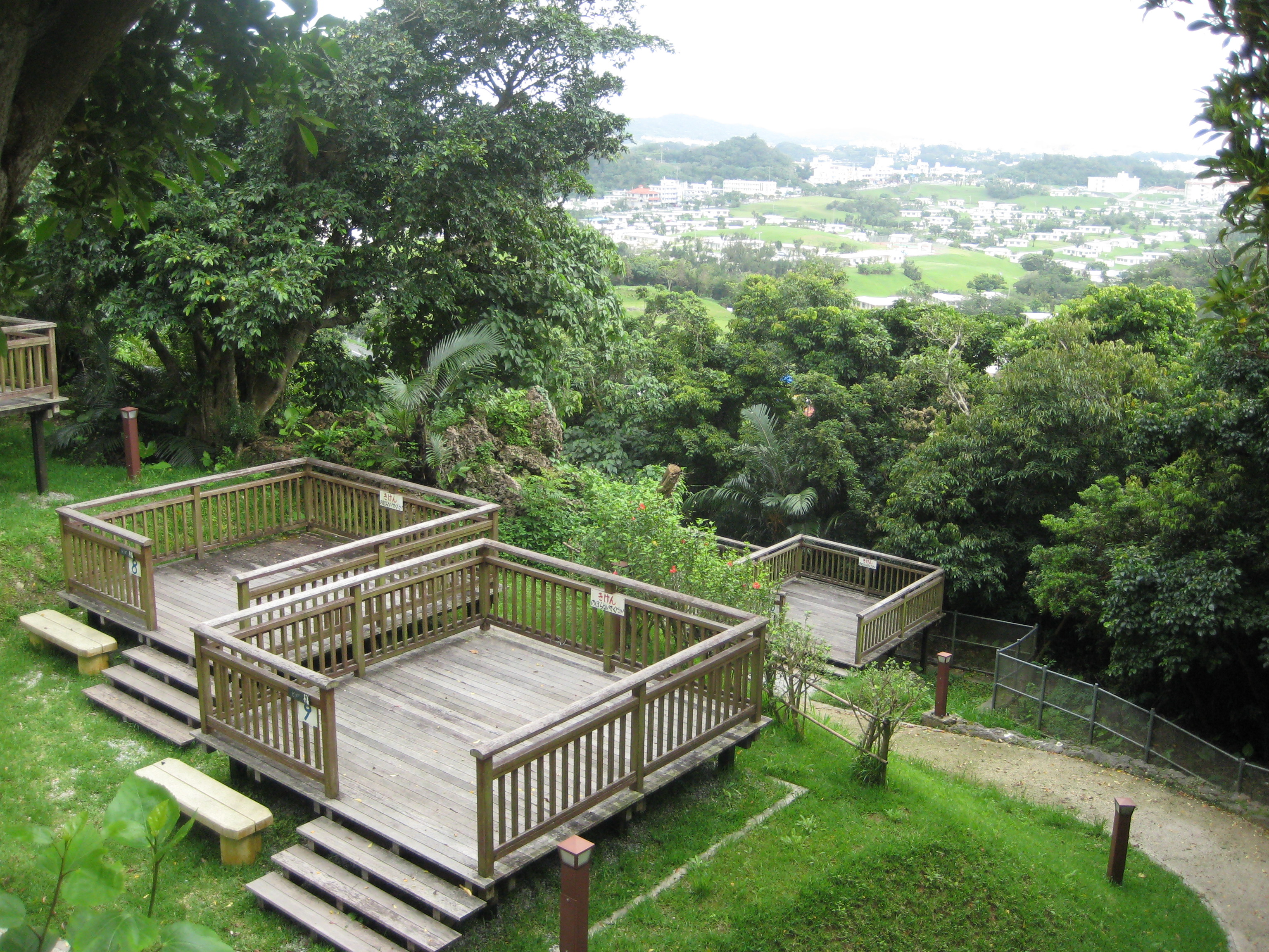 キャンプサイトから望む景色(米軍施設) キャンプサイトから望む景色(米軍施設)