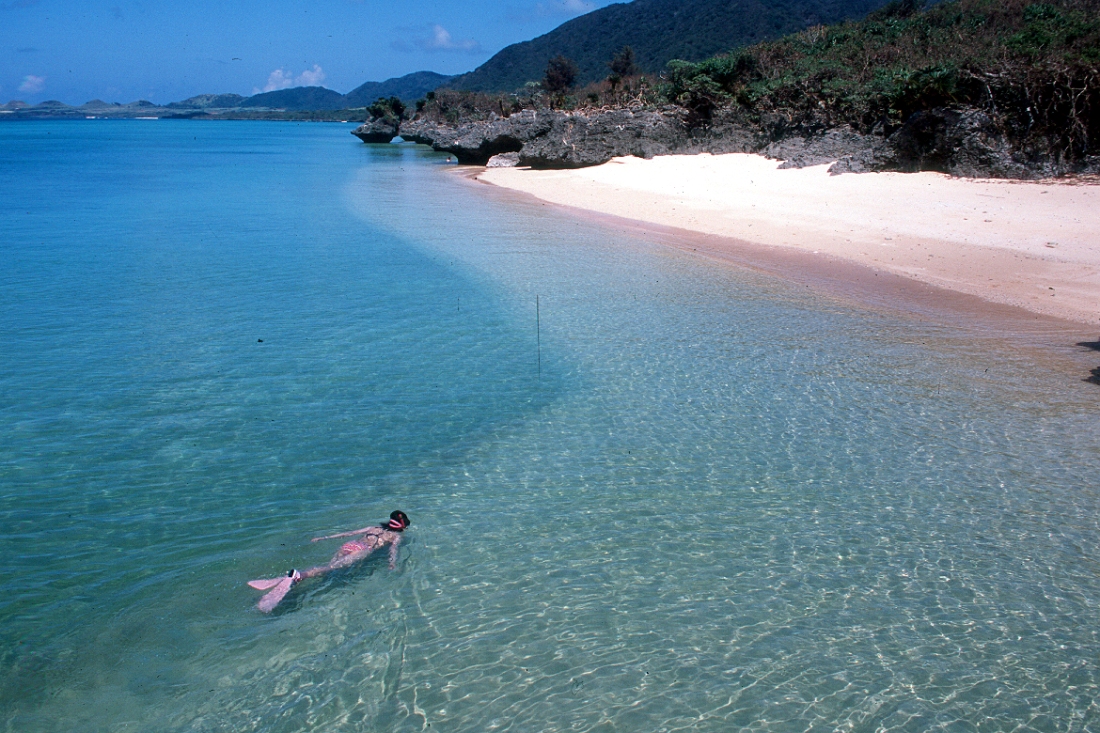 白い砂と透き通る水が美しいビーチ 白い砂と透き通る水が美しいビーチ