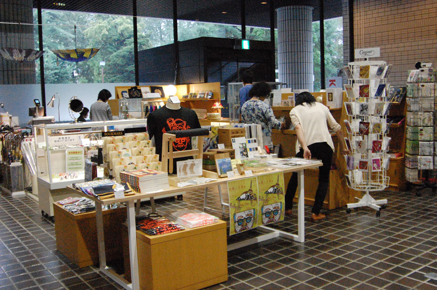 旅の記念にお気に入りのアートグッズを持ち帰ろう アートグッズ