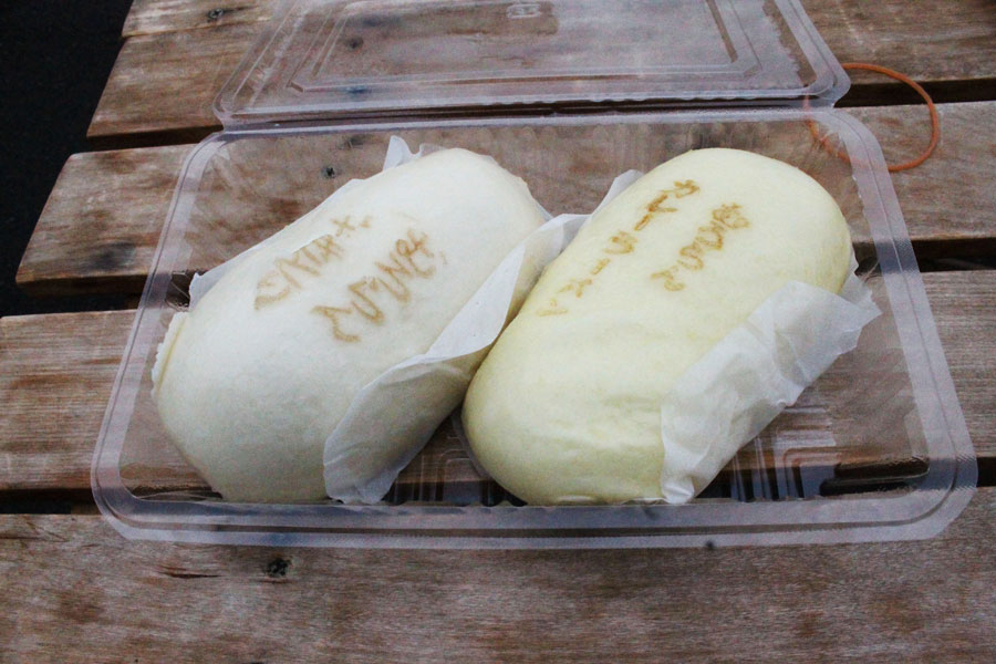 ホカホカの中華まんじゅうの中には、本格的室蘭グルメの味わいがギッシリ! 中華まんじゅう