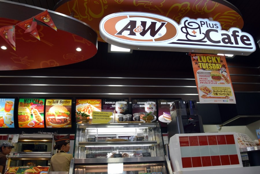 暑い日は冷えたルートビアをゴクッ!まだの人は挑戦してみて! 暑い日は冷えたルートビアをゴクッ!まだの人は挑戦してみて!