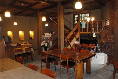 落ち着いた雰囲気でゆったりと、会席料理が味わえる