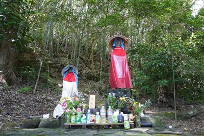 一生に一度だけ願いを叶えてくれるという「願かけ地蔵」
