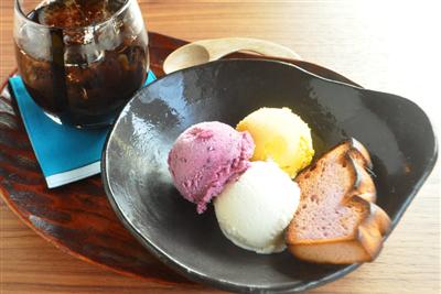 おしま屋KAGUカフェの「阿蘇天然アイス＋天使のパン」