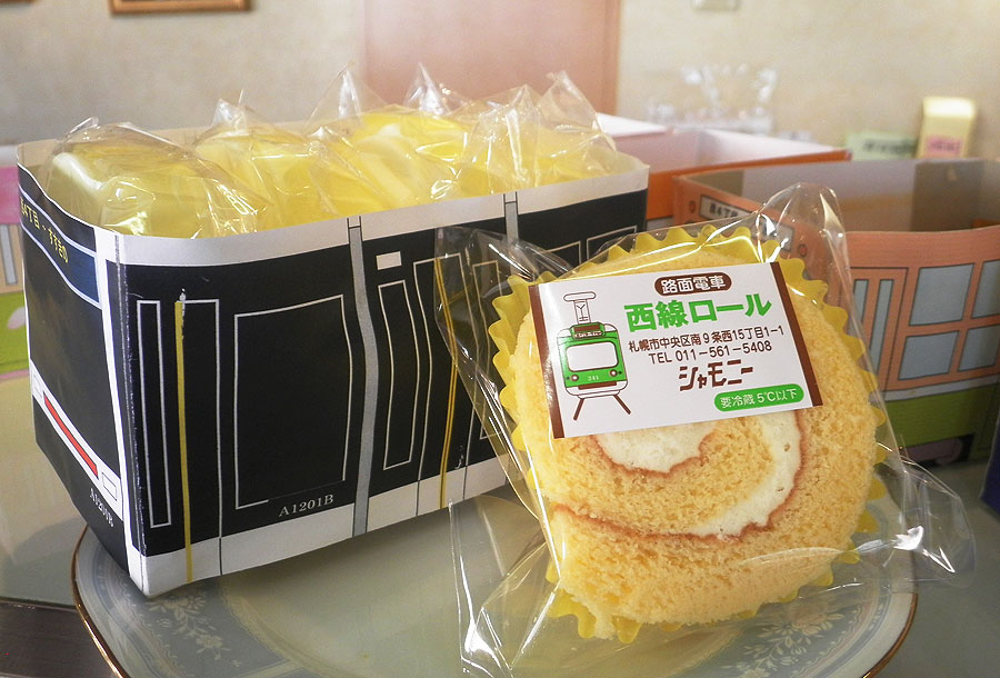 札幌市電の車両をデザインしたパッケージは季節で変わる