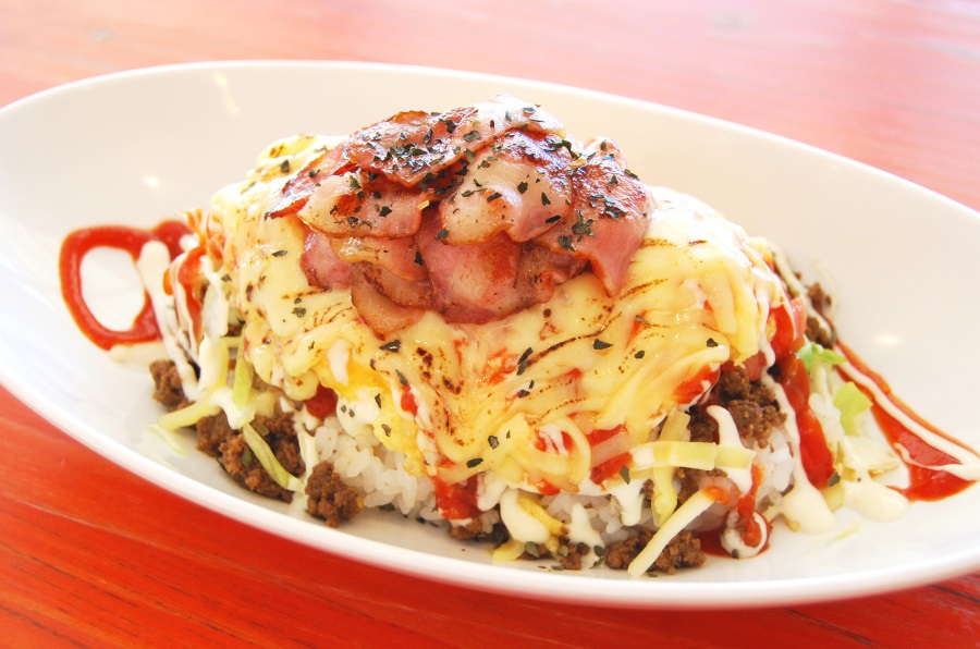 オムタコ&ベーコン&モッツァレラ1280円(税込1408円) オムタコ&ベーコン&モッツァレラ1280円(税込1408円)