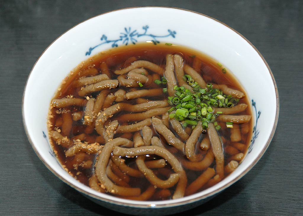 色と味、食感が個性的な「ろくべ」