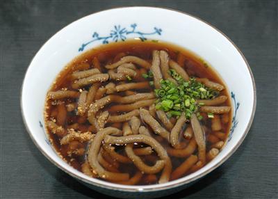 色と味、食感が個性的な「ろくべ」