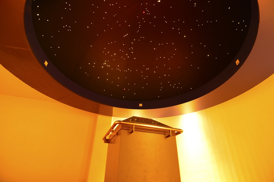 星が見られない日もプラネタリウムを楽しめる 星が見られない日もプラネタリウムを楽しめる