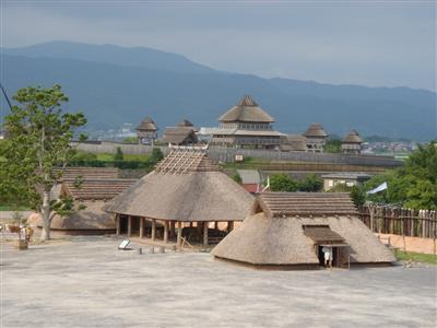 忠実に古墳を再現した吉野ヶ里歴史公園