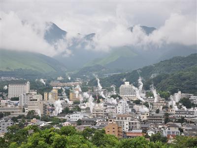 湯けむりたなびく別府の鉄輪温泉