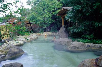 美人の湯として知られる嬉野温泉の露天風呂
