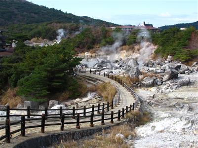 雲仙地獄巡りは迫力満点だ　提供：（社）長崎県観光連盟