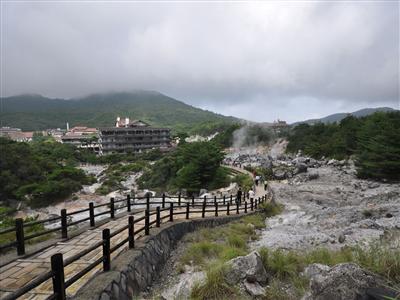 噴煙立ち上る雲仙地獄の様子