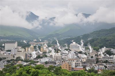 湯けむりたなびく別府温泉もすぐ近く