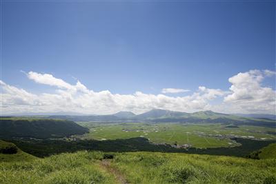 大観峰から眺める阿蘇五岳は絶景だ