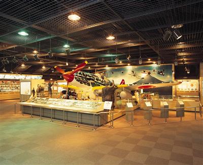 知覧特攻平和会館には実際に使われた零戦も展示