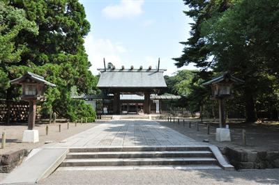 宮崎神宮の場所にはかつて神武天皇の都があったとされる