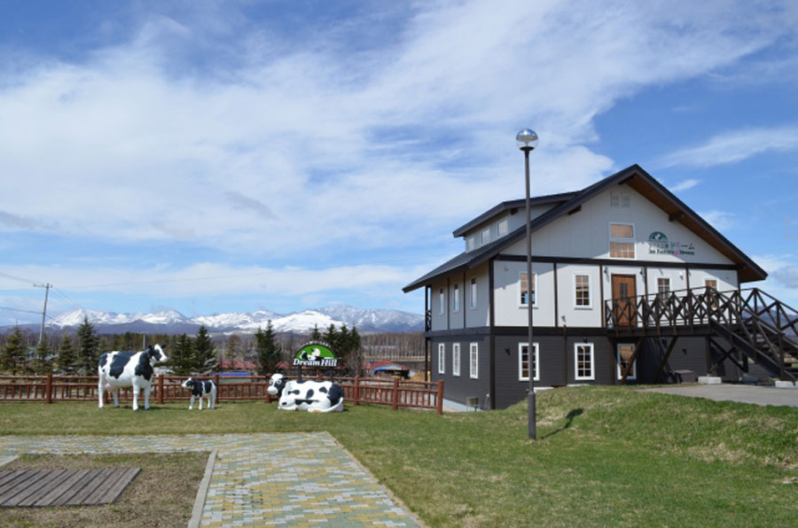 これぞ北海道の牧場。本当のミルクの味をどうぞ!