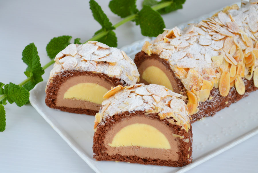 中はなんと2種類のプリンが入っている