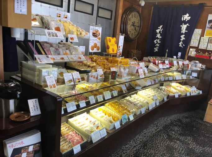 宝来町にある千秋庵総本家 函館千秋庵総本家 宝来町本店