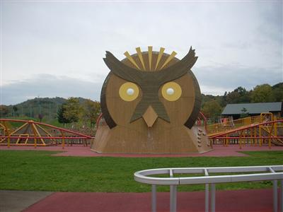 子どもの喜ぶ遊具がたくさんある「カムイの杜公園」