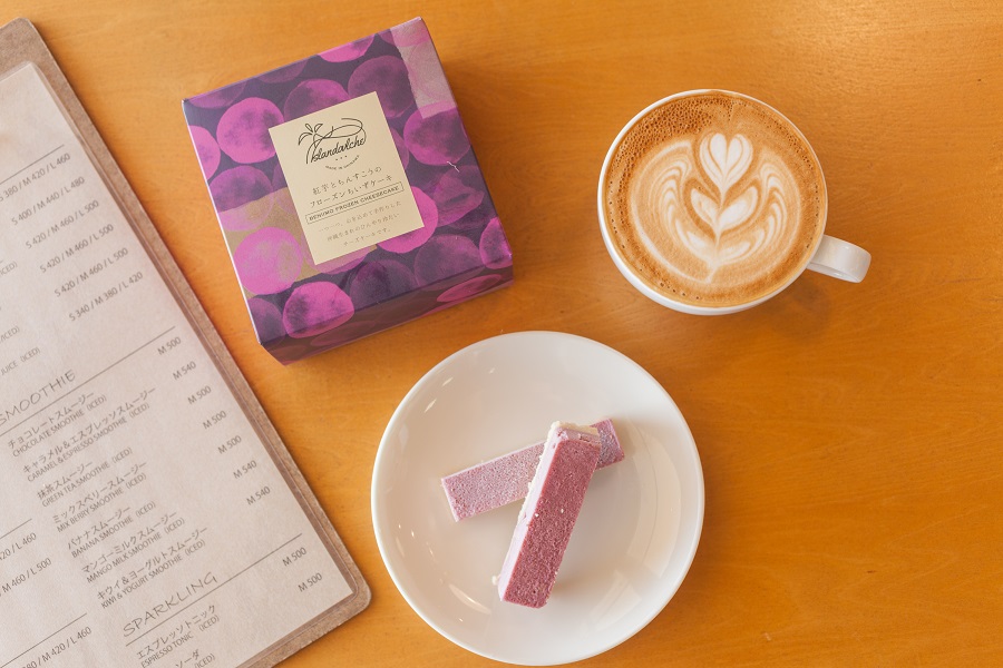 紅芋とちんすこうのフローズンちいずケーキ 紅芋とちんすこうのフローズンちいずケーキ