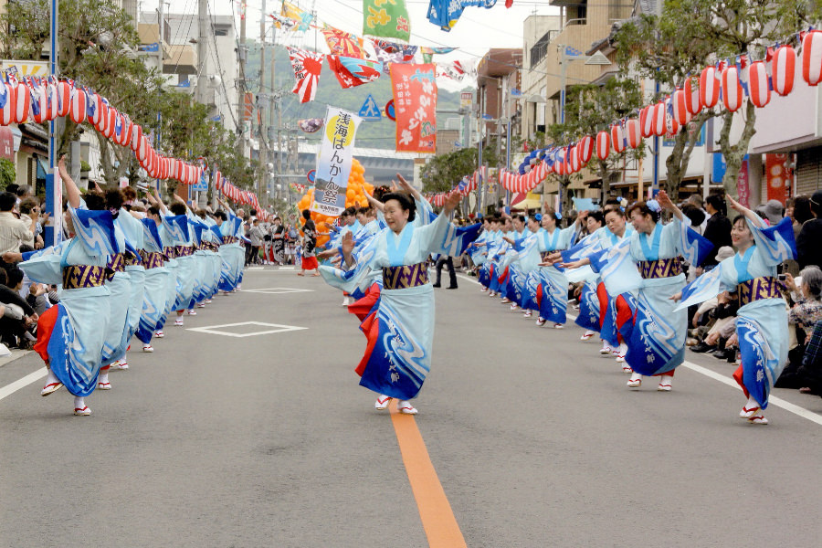 天草の春の一大イベント「牛深ハイヤ祭り」 天草の春の一大イベント「牛深ハイヤ祭り」