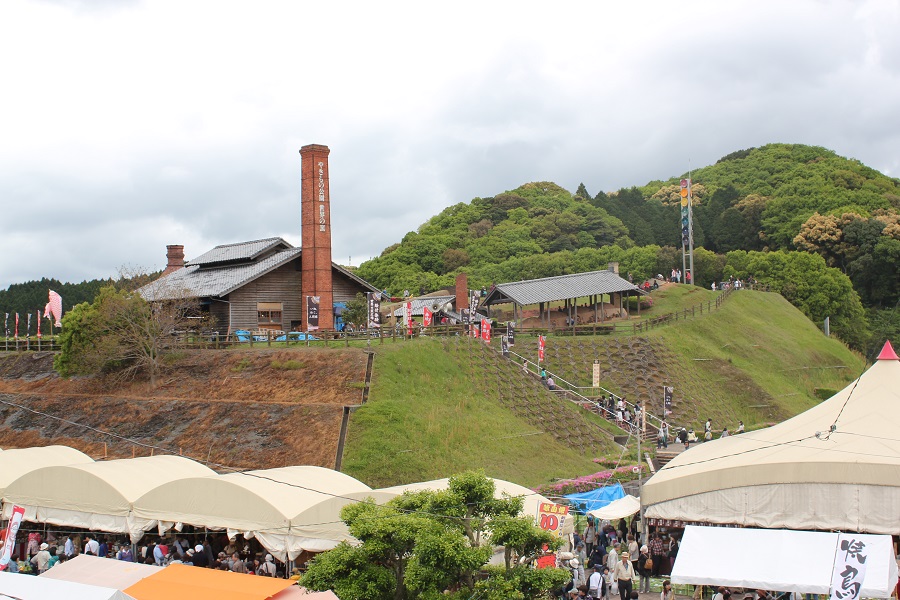 本会場となる「やきもの公園」