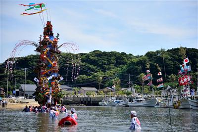 “海を渡る山笠”としても有名な「小友祇園祭」