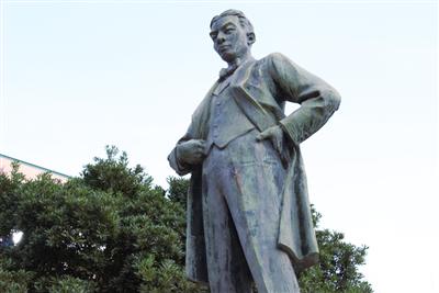 薩摩武士の気風が宿る「五代友厚像」