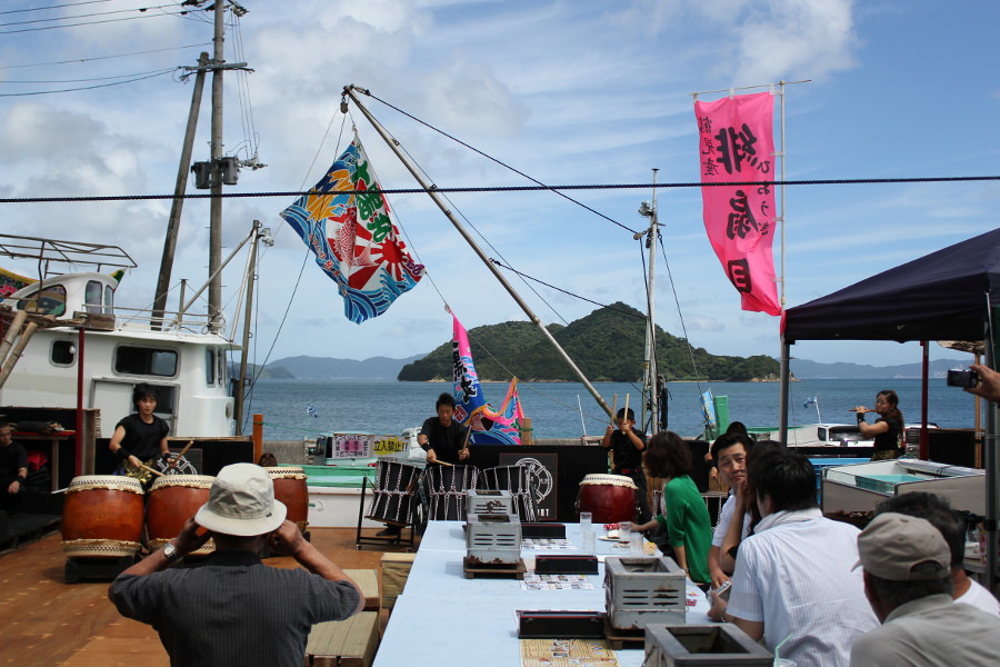 不定期で開催されるイベントにも注目の「つるみ半島 男の港市」 不定期で開催されるイベントにも注目の「つるみ半島 男の港市」