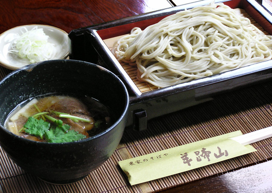 滝川産のカモとニセコの「ぼたんそば」を堪能できる
