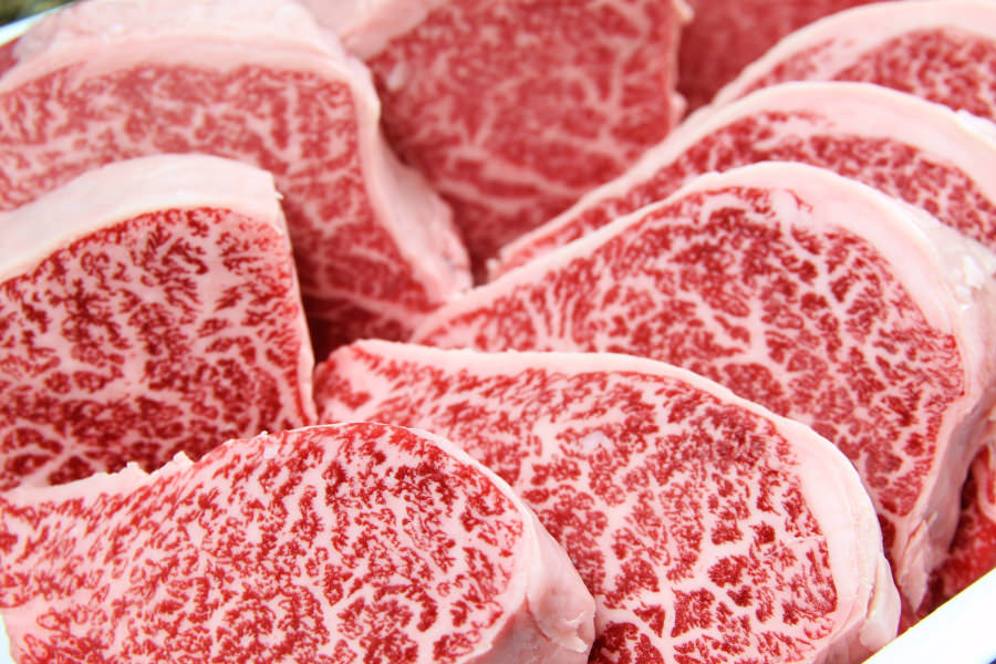 美しいサシが入った和多彦の「特選ヒレ」 美しいサシが入った和多彦の「特選ヒレ」