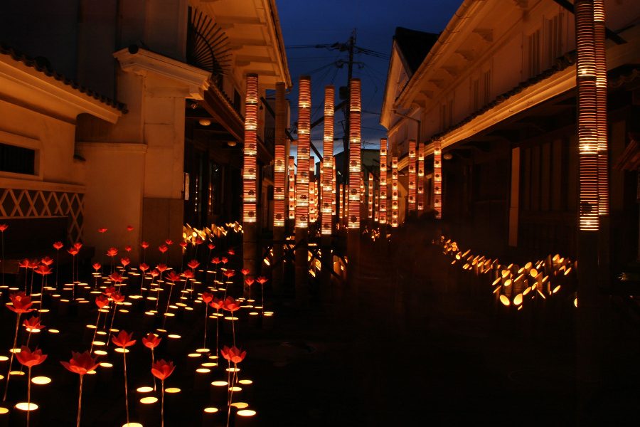 2万本の竹ぼんぼりが晩秋の城下町の夜を彩る「うすき竹宵」 2万本の竹ぼんぼりが晩秋の城下町の夜を彩る「うすき竹宵」