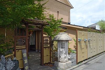 昼食時には多くの来店客でにぎわう「海鮮問屋」