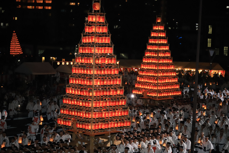 祭りは7月の第4土曜をはさむ3日間に行われます 祭りは7月の第4土曜をはさむ3日間に行われます