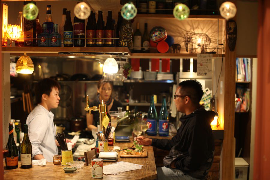 創作エスニック料理は、ビールはもちろんワインとの相性も抜群 創作エスニック料理