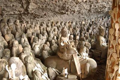 1300年以上の歴史を持つ「羅漢寺」。3770体の石仏が並ぶ