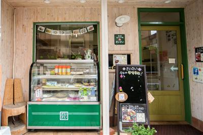 「さいさい惣菜店」の添加物不使用の総菜は地元の人にも人気だ