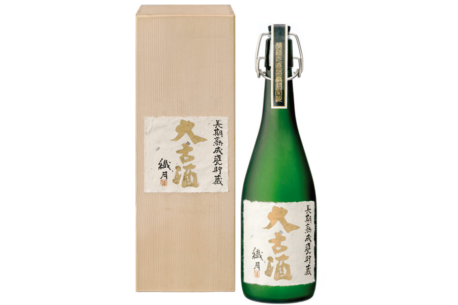 “幻の古酒”として焼酎通の間でも知られる「大古酒 繊月」 “幻の古酒”として焼酎通の間でも知られる「大古酒 繊月」